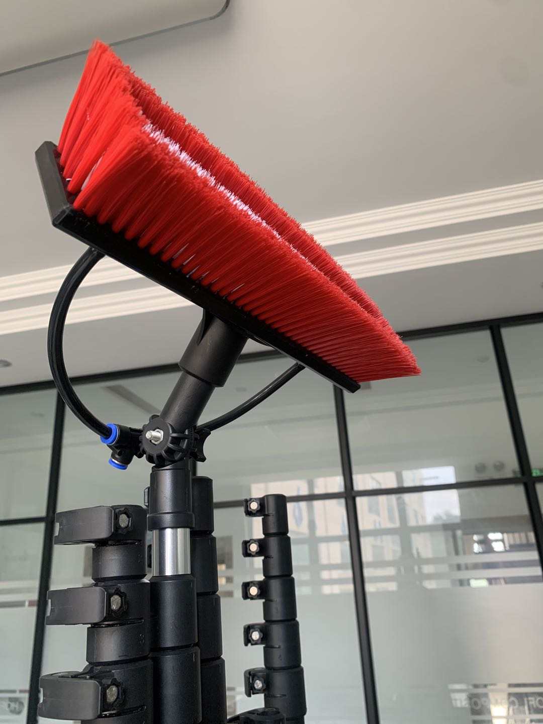 Telescope pole Brush for solar panels & windows